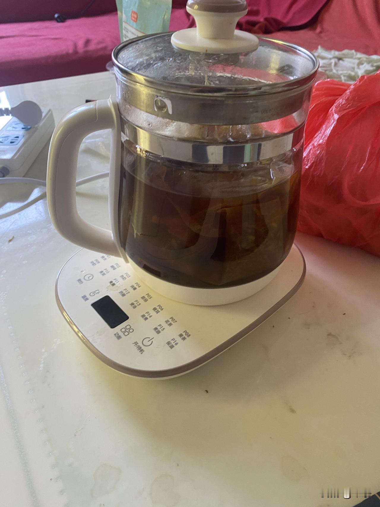 喝了这个中药胃疼，而且一喝就反胃想吐，以前喝过中药，从来没有这种感觉，这次这个中