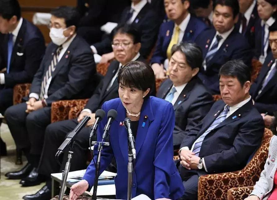 日本没能收回北方四岛，中国也没能收回台湾岛。是历史遗留问题，俄罗斯基于国际法拥有