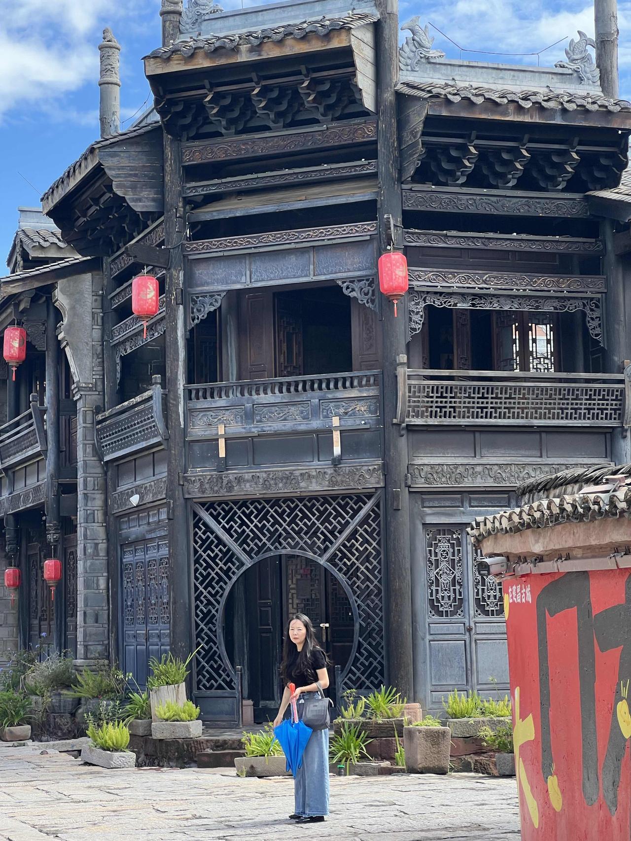 反复说过了，圣书体猫头鹰符𓅓，是——

鸮，我，吾，余，ngai，en ，on