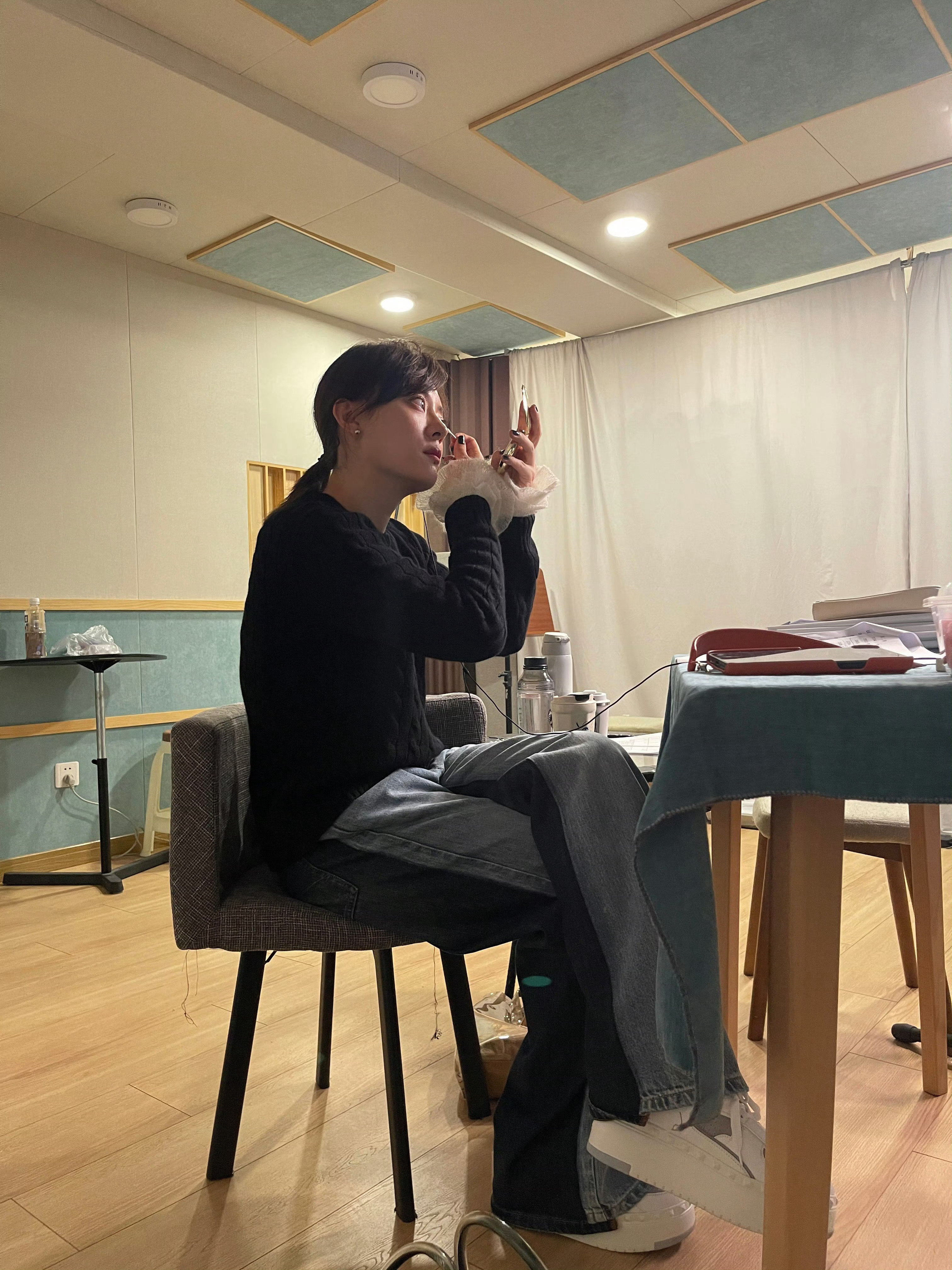 #孙俪配音反差感#  孙俪为《乌云之上》配音，这是她时隔二十年后再次挑战警察角色