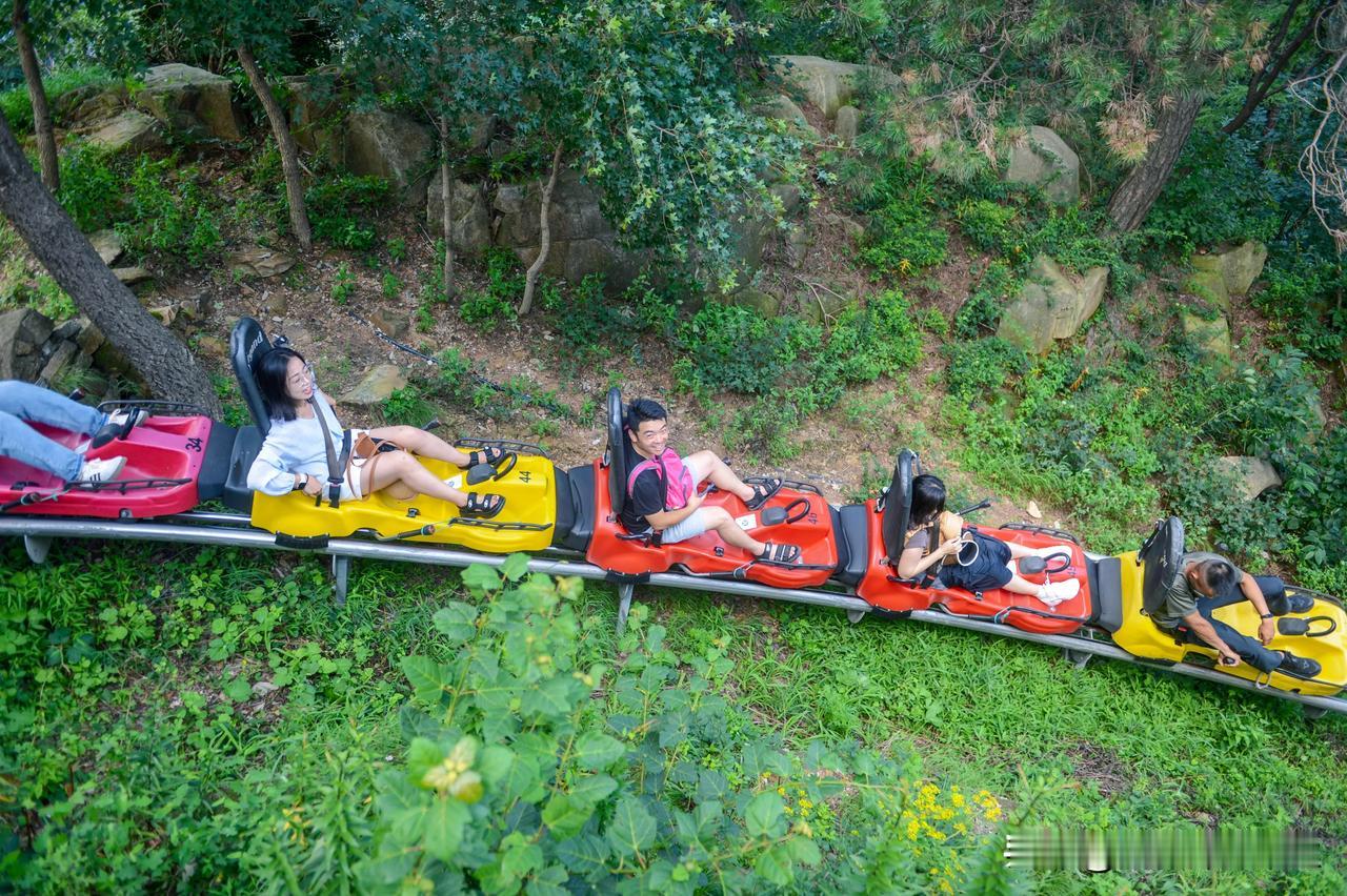 夏未尽，秋已至，已至立秋节气。虽然夏日的余温尚存，但临沂的云蒙景区已展现出它另一