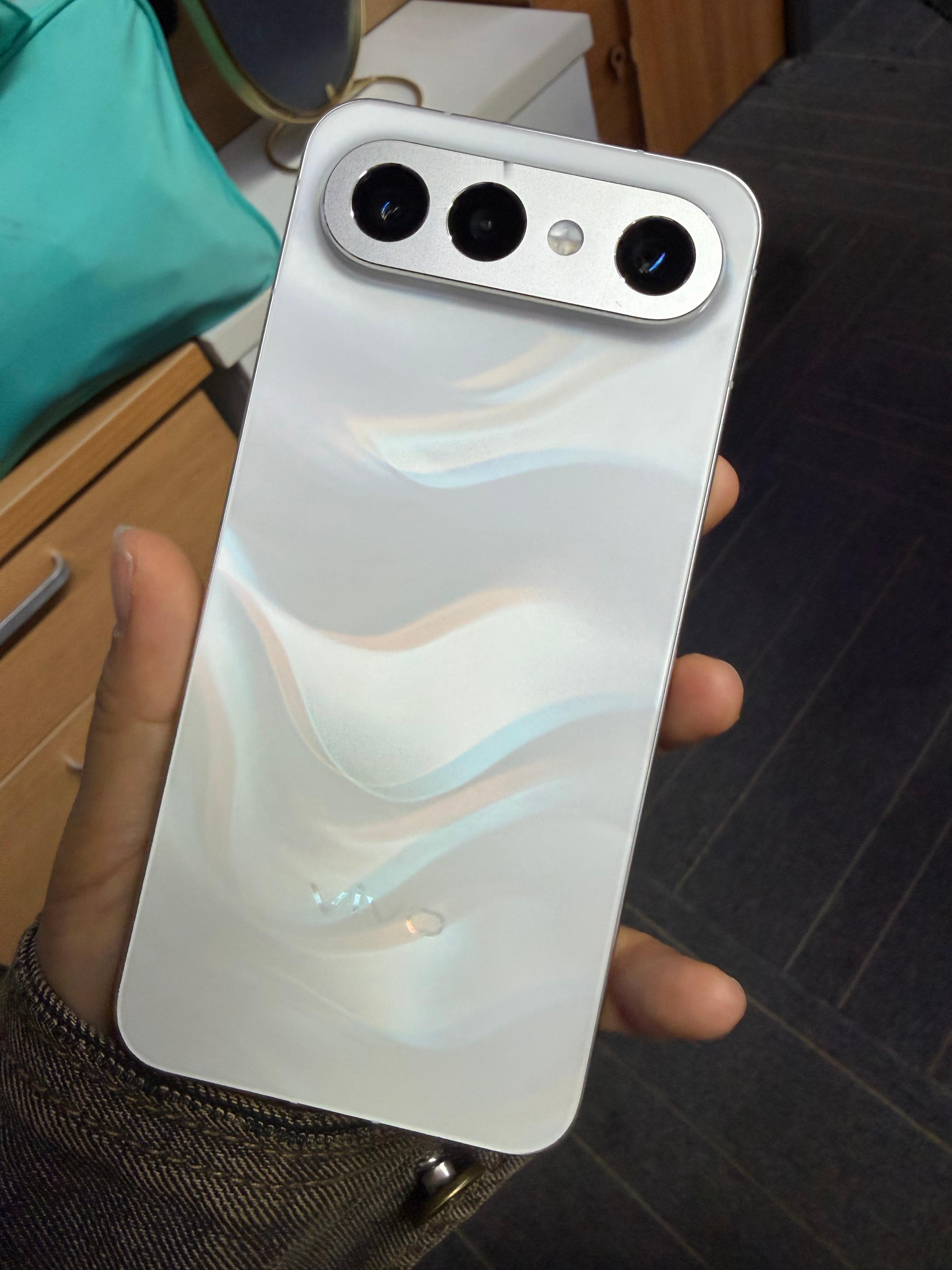 vivo S50 Pro mini这个背板太乘了明天去出片