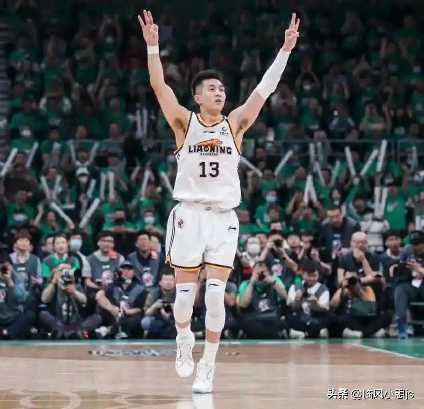 郭艾伦，世间独一份。他的13号球衣，早已深深扎根球迷心底，无人可替代，无人能撼动