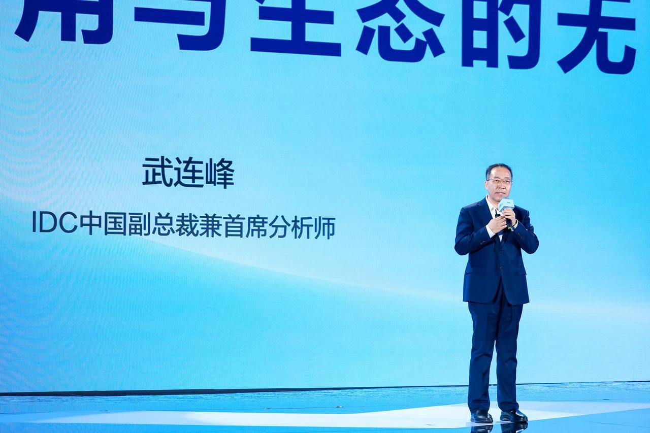 最近， AI+手机，AI+电脑，AI+的现象频频出现在电视新闻里，AI渗透的领域