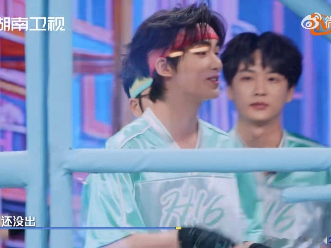 0713登陆少年有的是力气和手段0713和登陆少年在“勇气的挑战”出笼里，拿手脚