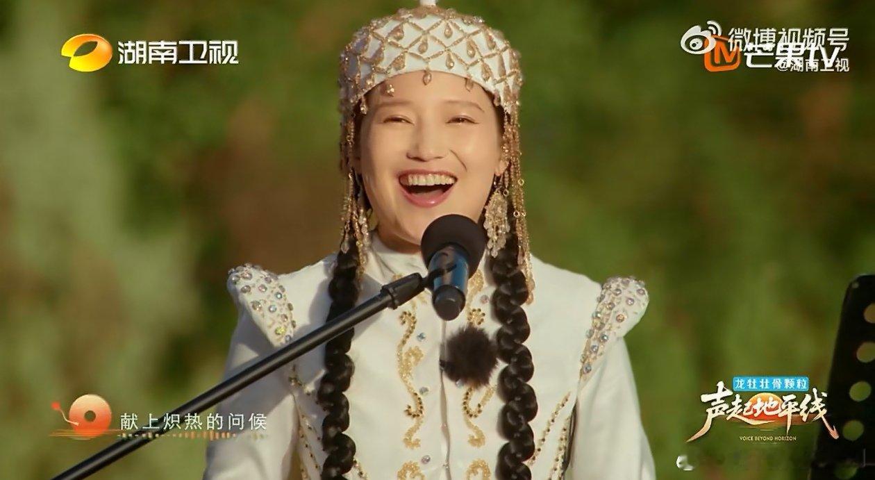 很久没听到如此有灵气的歌声了声起地平线 听努尔乔尔蓬的歌声，似轻柔微风萦绕耳畔。