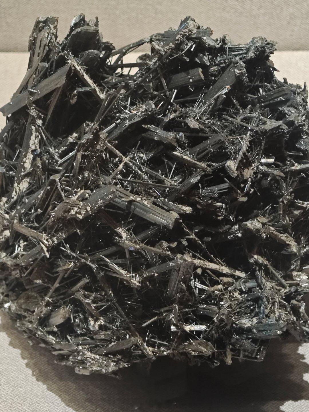 去了自然博物馆，走到矿产资源厅，就只会：哇哇哇！哇！好漂亮哇！#呆阿拿[超话]#