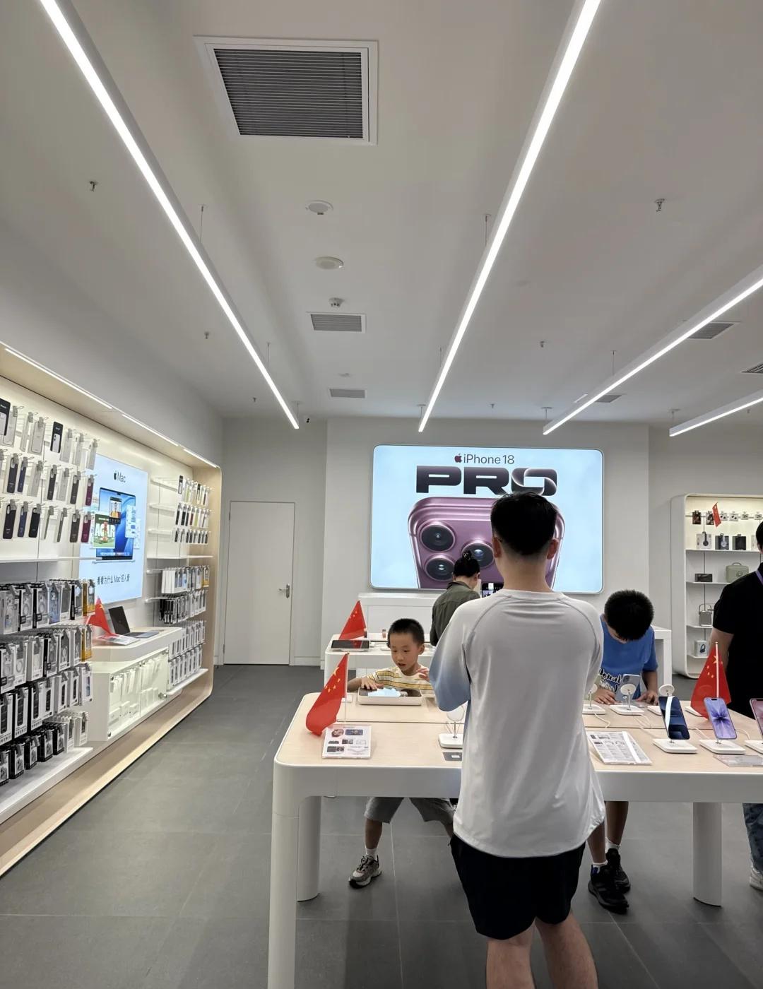 合生汇！下雨也要去逛！苹果全能店🍎
周末发现合生汇也有苹果产品超全的好店了！一