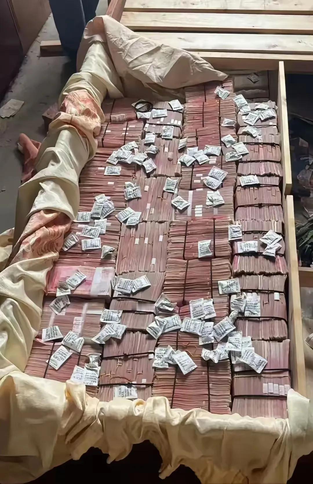 现在纸币怎么花？存放都不好存，我一年没拿纸币了，都是电子的