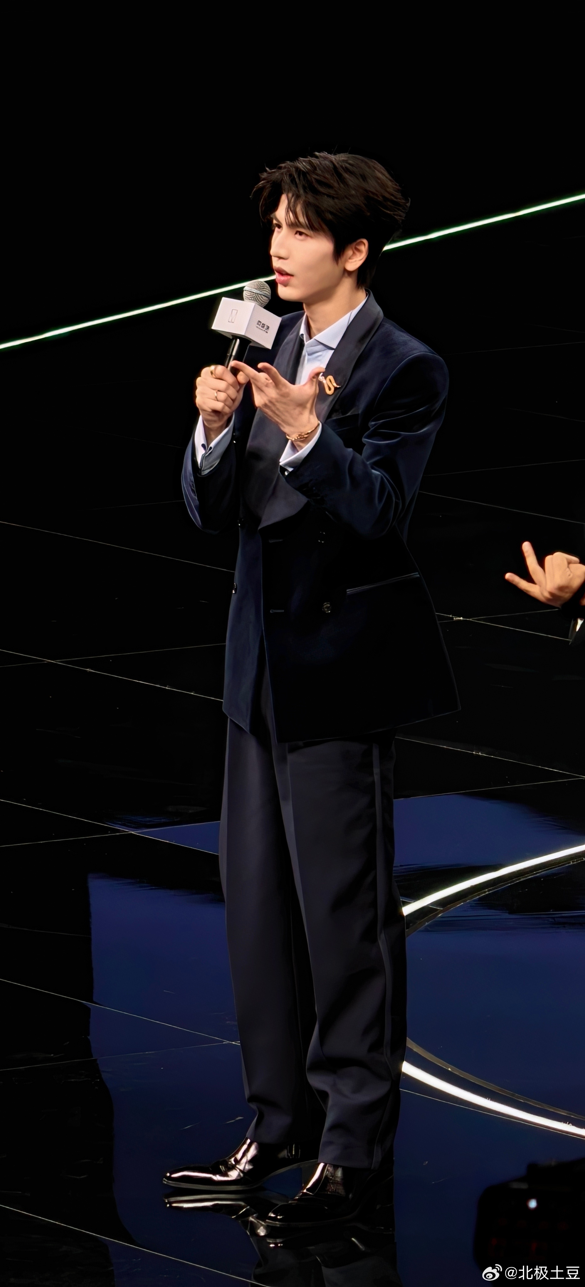 张凌赫也太帅了张凌赫