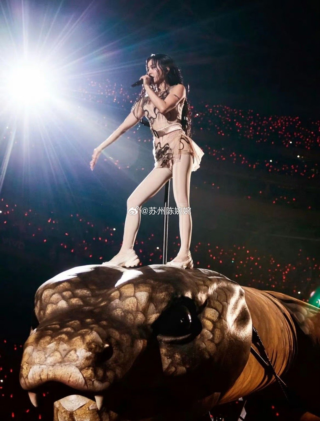 黑石、贝莱德罕见限制赎回！这意味着华尔街头部机构流动性危机已经，今年全球股市的大