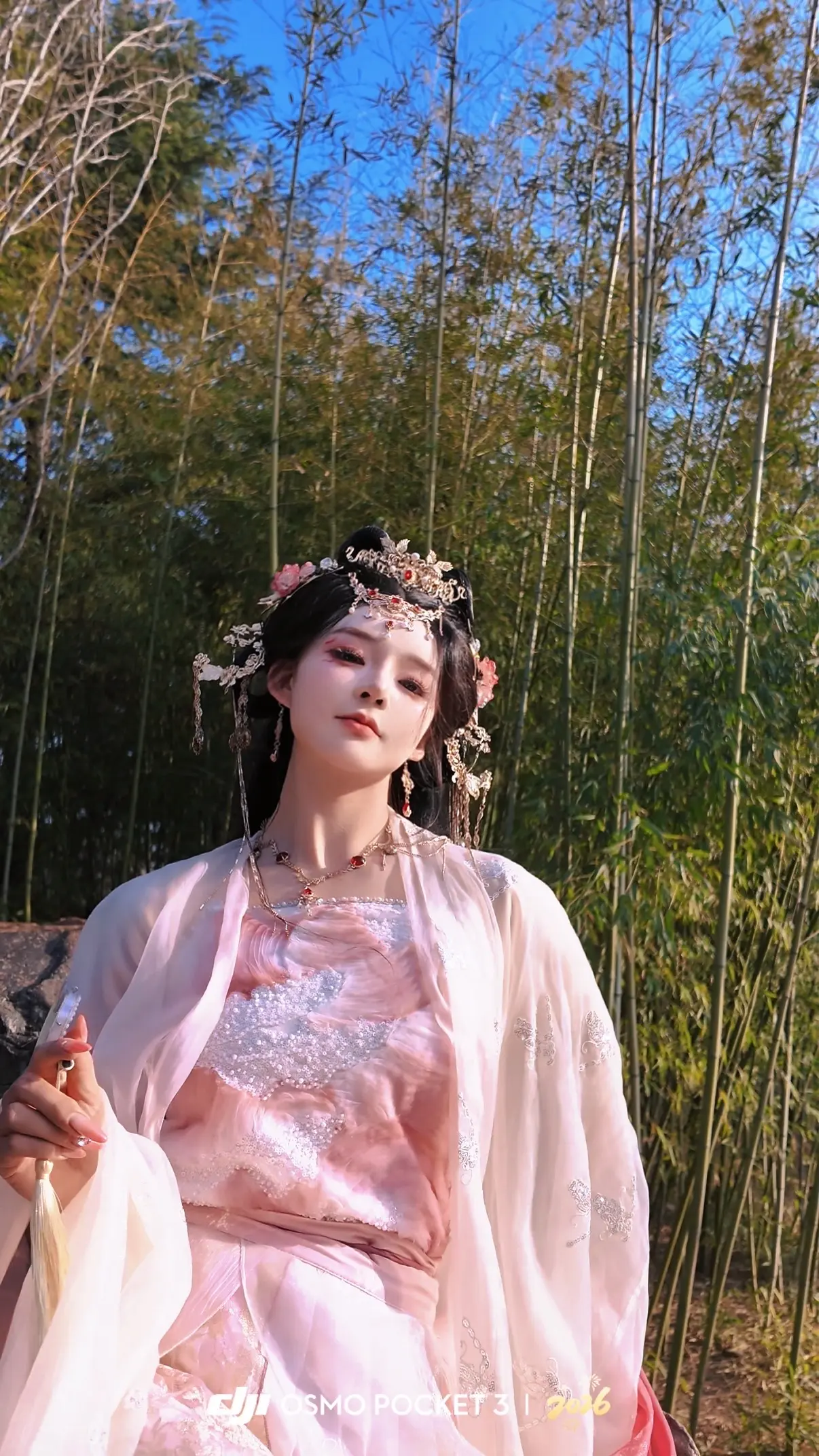 前世债遇今生缘 手心纠缠着曲线。