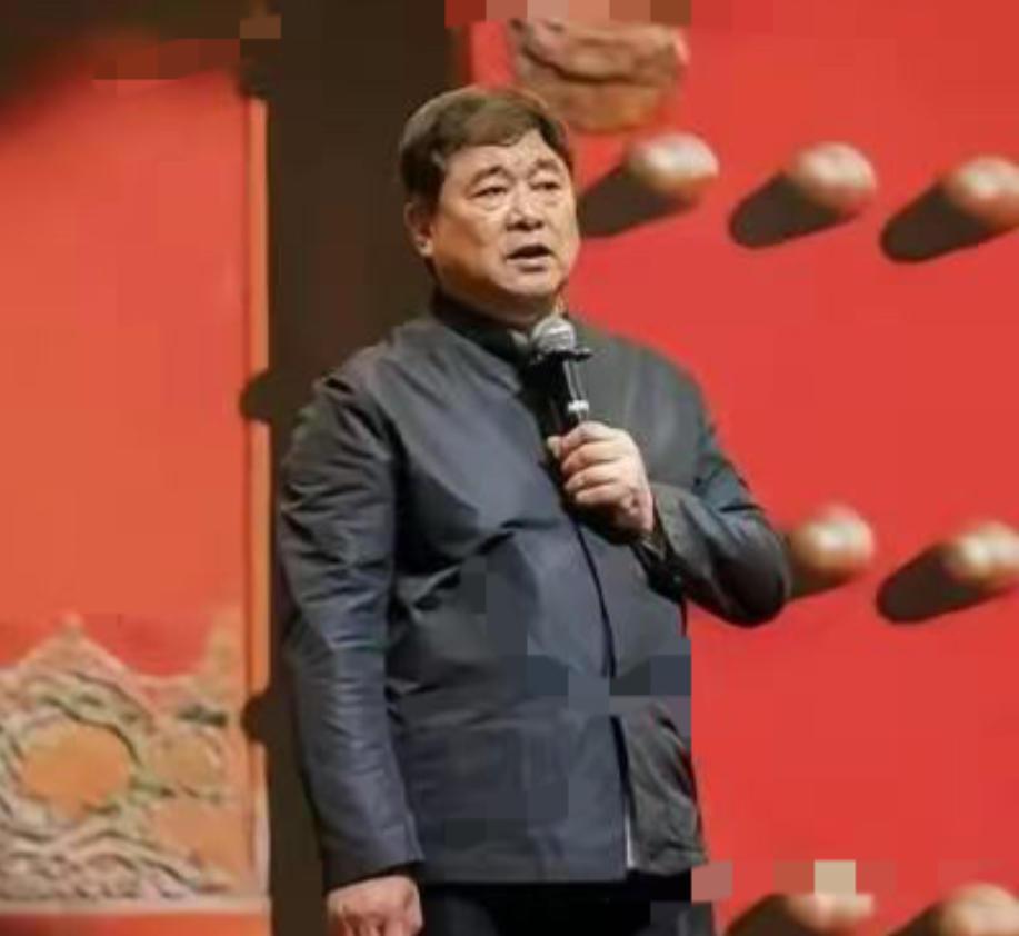 故宫缺钱缺到了什么地步，似乎永远入不敷出？故宫每年门票收入近8亿，文创收入大约1