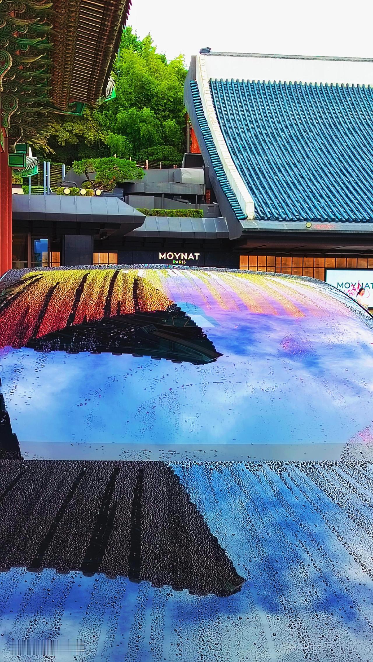 车顶的天空