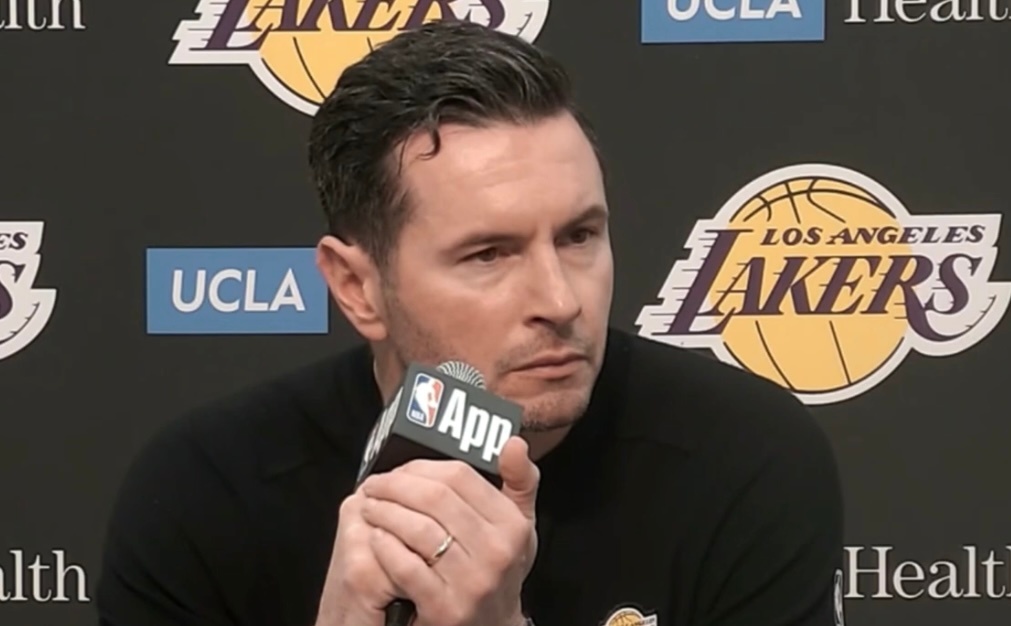 雷迪克：“太阳队在下半场开局的13个进攻回合里全部得分。” 