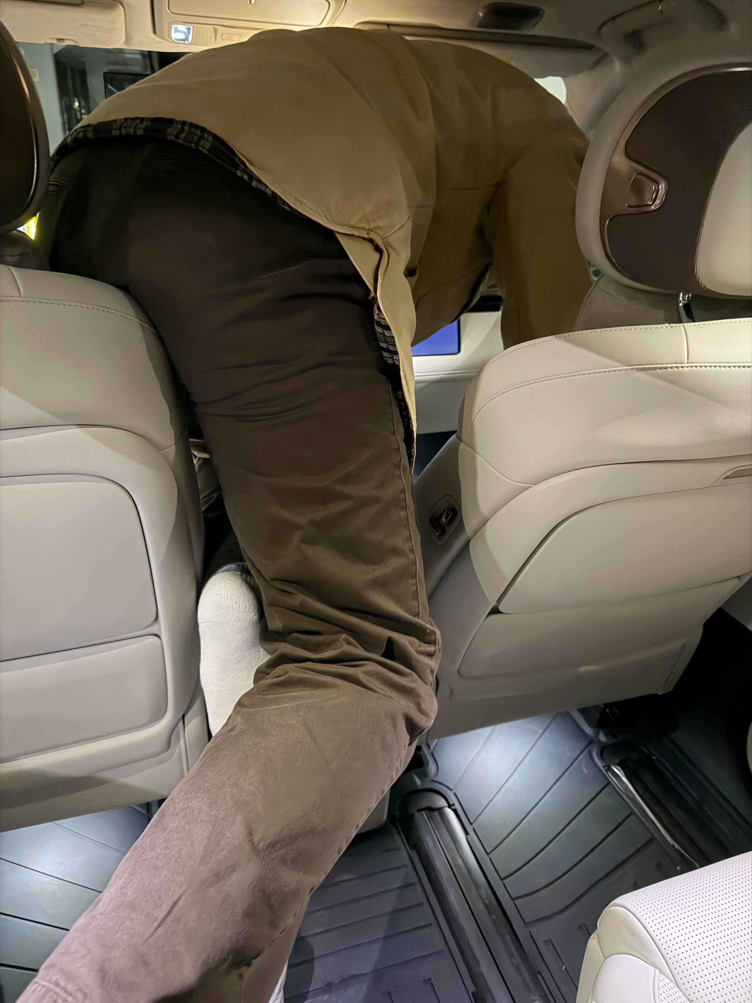 当车子越做越宽以后，三辆家用SUV停在一起，上车就得，爬………我的日常plog涓