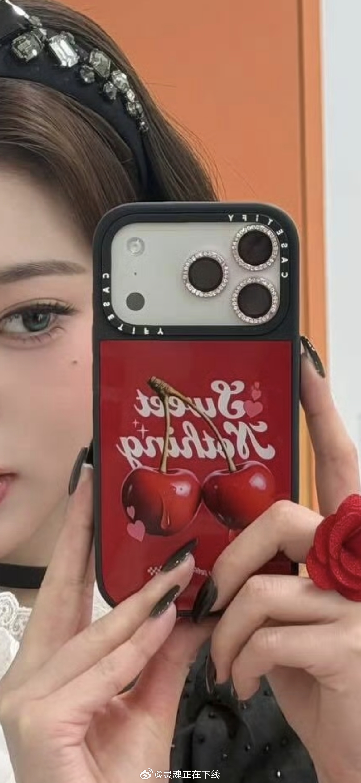 手上的iPhone 17 Pro Max突然就不香了！iPhone18Pro今秋