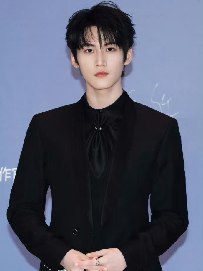 周柯宇声比人先碎了 哇塞！周柯宇分手哭戏配音，演配皆碎，哽咽声伴泪，这代入感绝了