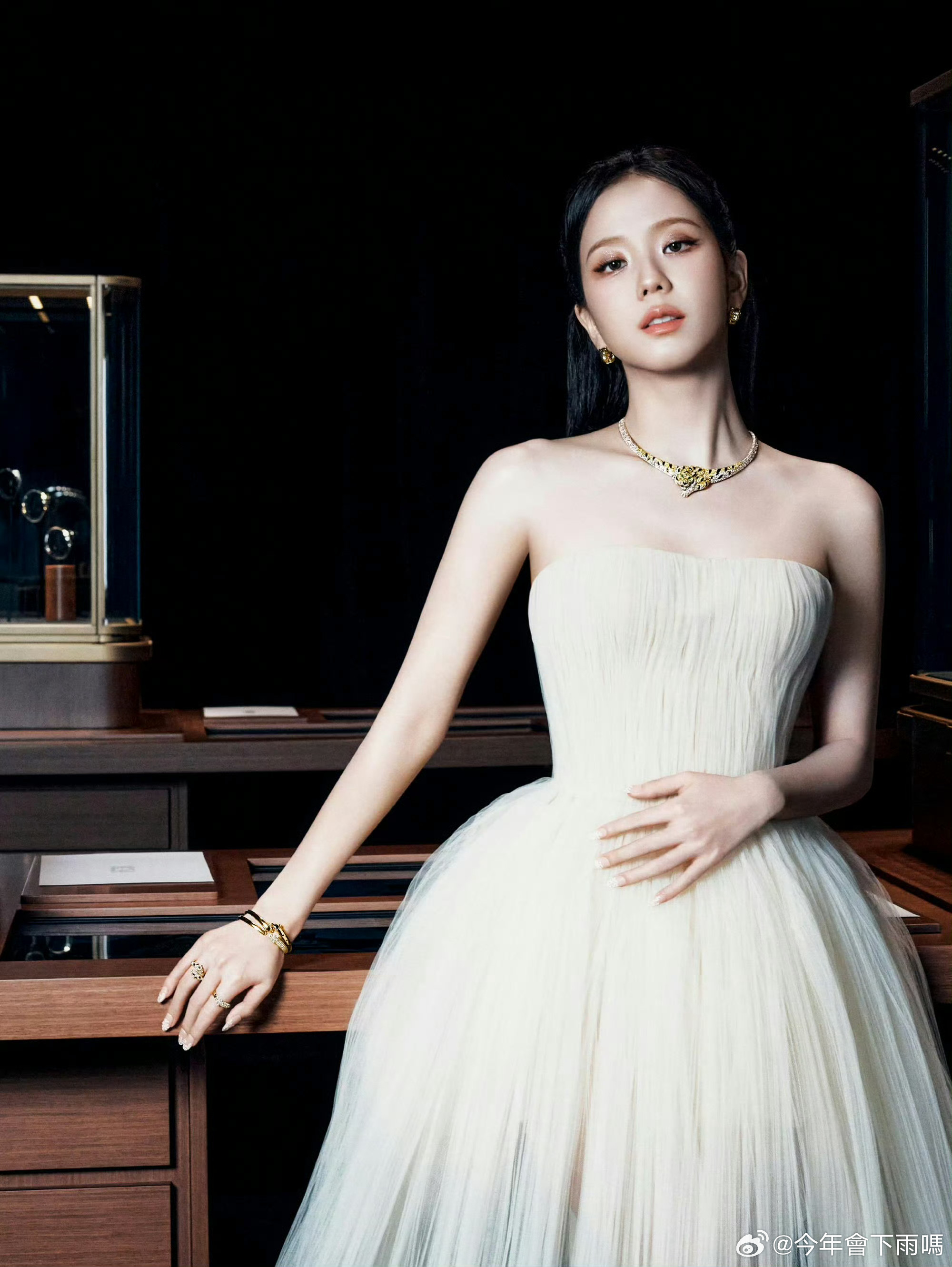 金智秀拜见顶奢女王 
