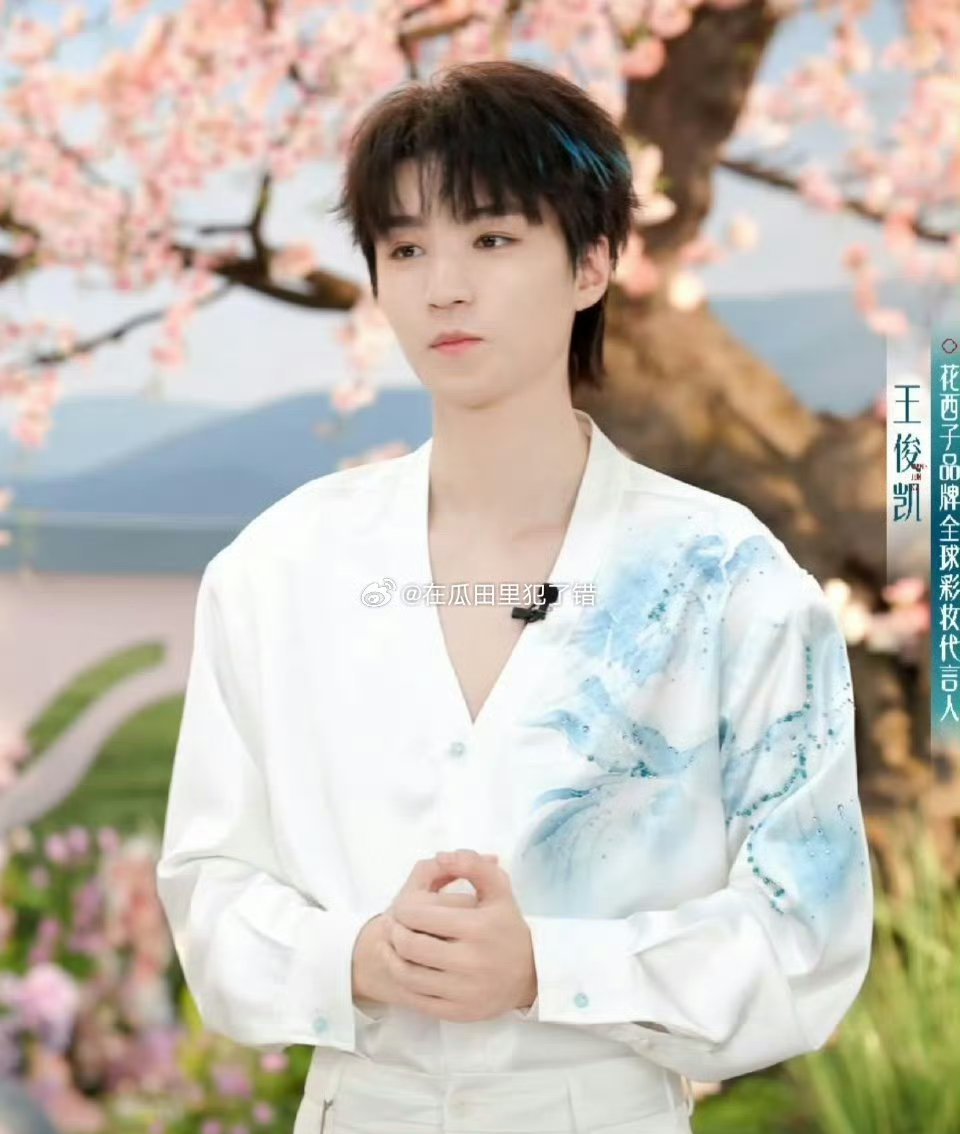 他99年的，今年27岁了，但还是好小孩脸 