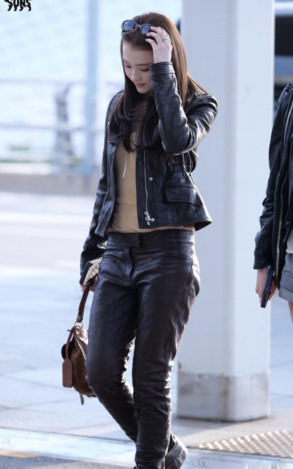 暮光之城贝拉的女儿长大之后….. ​​​