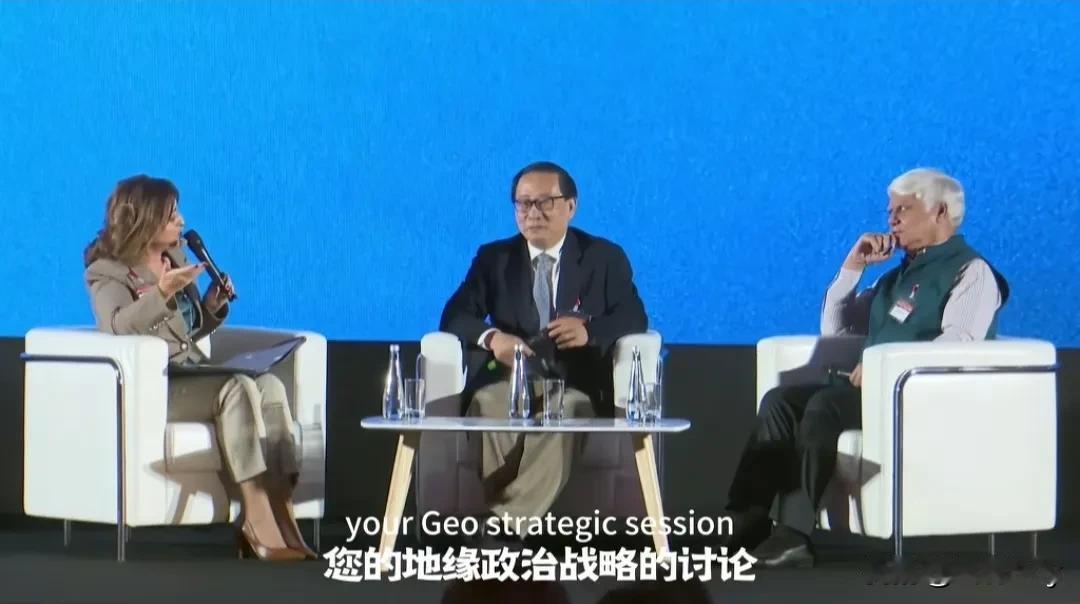 龙哥没朋友?这不胡扯？
在阿联酋的国际论坛上，一位阿三学者纳伦达一上来就挑衅，声