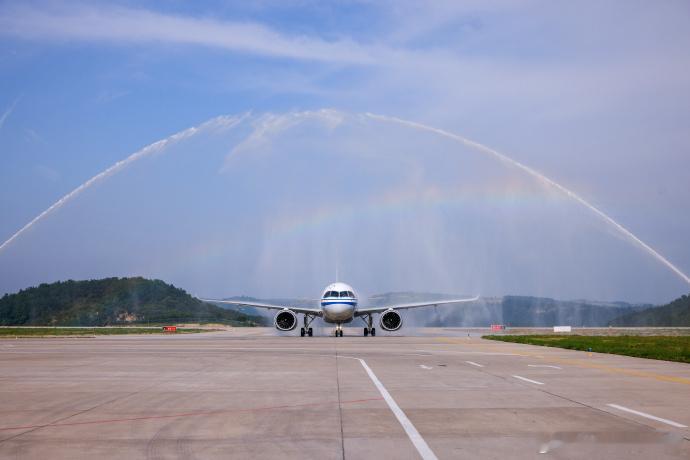 【国产大飞机C919首飞延安】6月24日，国航C919执飞CA1279北京—延安