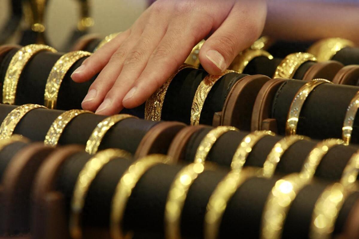 黄金现在多少钱一克，5月11日上午10点，各大金店、黄金回收全览！

今天上午的