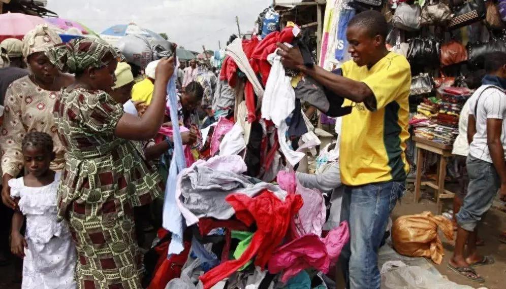 没想到吧，中国人的旧衣服成了非洲人的最爱。中国是纺织大国，每年产生约2600万吨