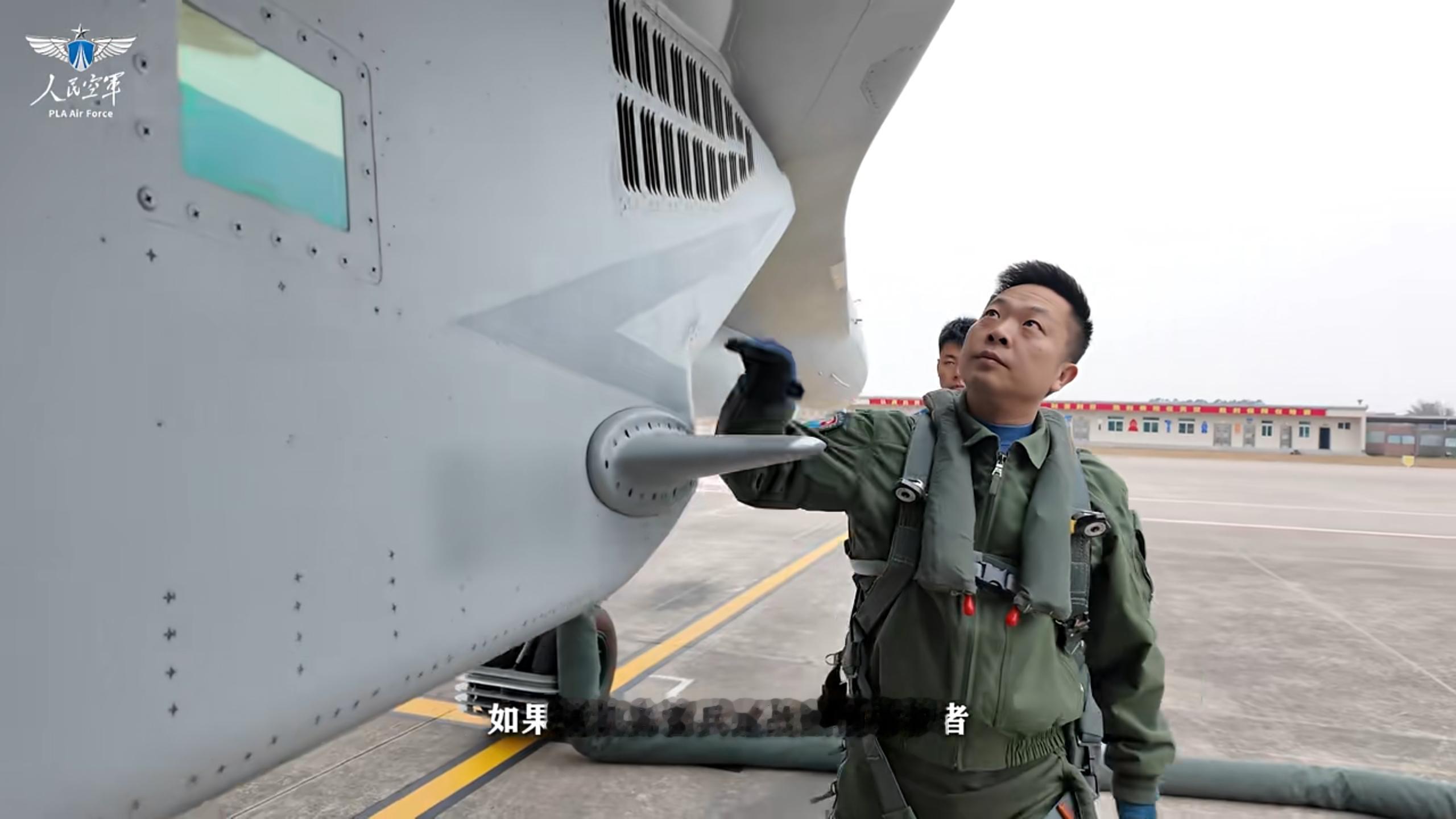 粤东门户之地的石榴们准备春节值班YJ-83KHx4的反舰导弹，针对海峡南门方向可