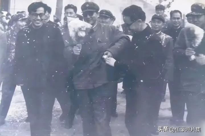 1984年底至1985年初，陆军第11军第32师炮兵团在圆满完成老山地区防御作战