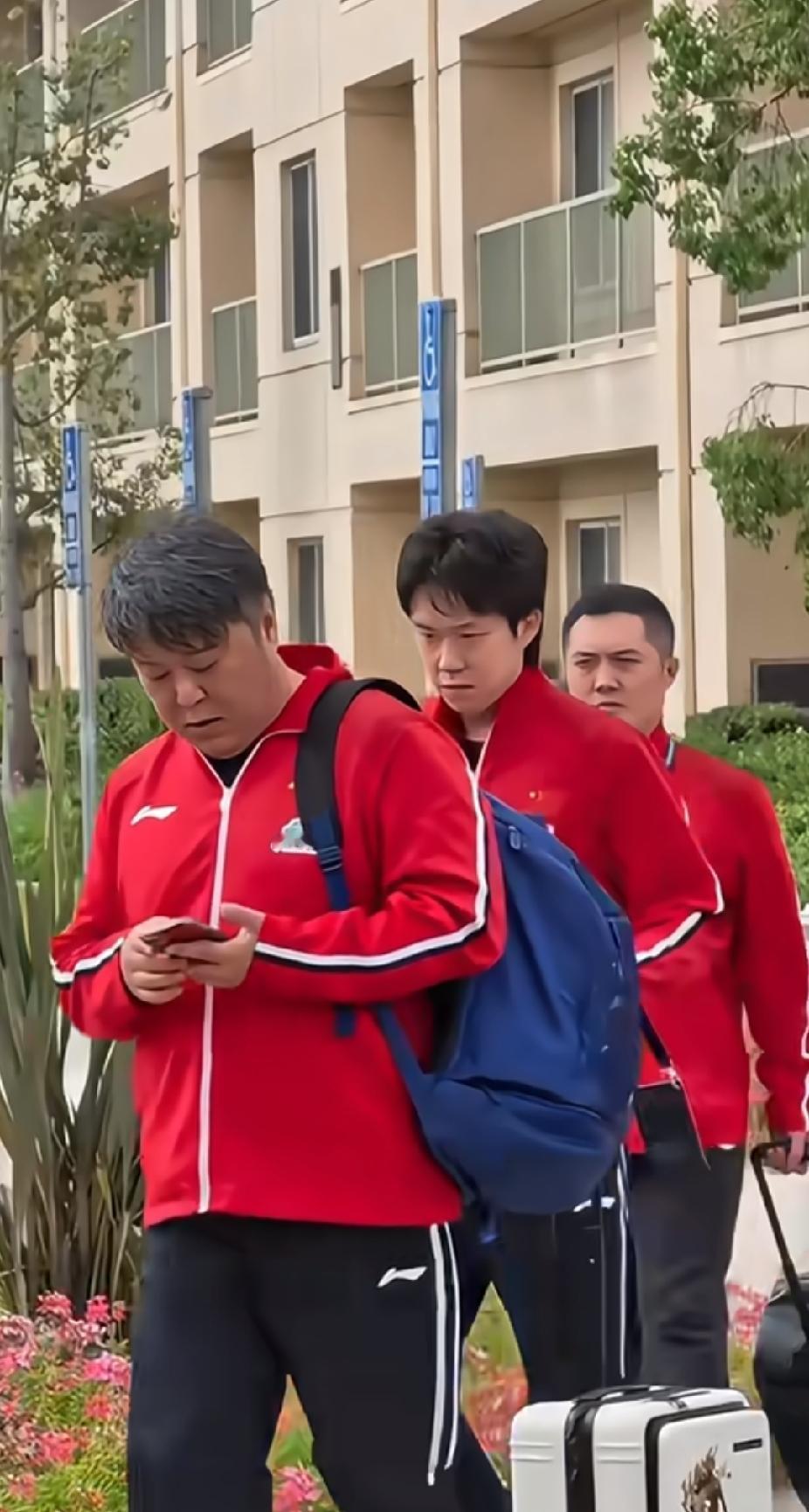 美国大满贯赛场，王楚钦3:0战胜周启豪顺利晋级。周启豪首轮就撞上大头，属实有点遗