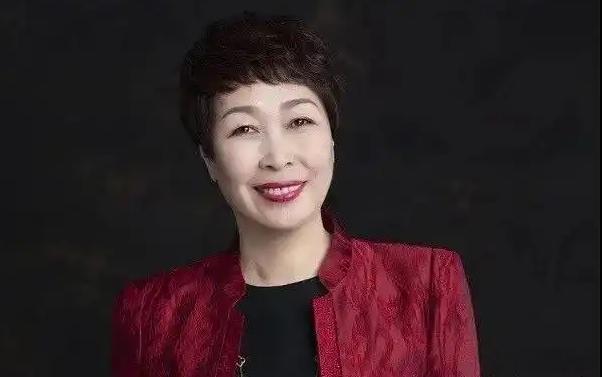 【妙可蓝多"奶酪女王"被免职，蒙牛系火线接管】妙可蓝多创始人柴琇被免去总经理、副