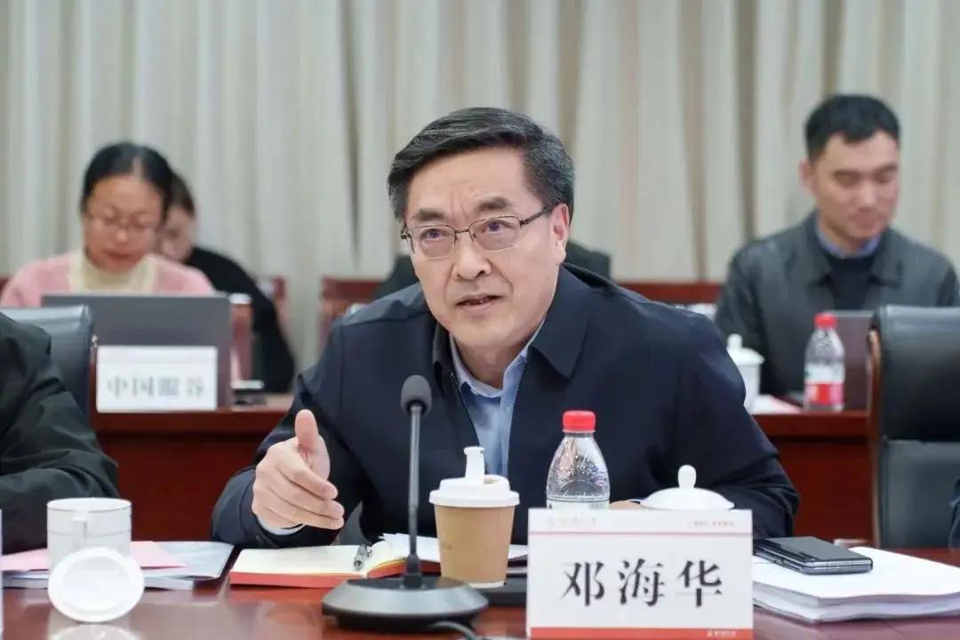 北京协和医学院的邓海华书记是提前离任了吗？

最新查询发现，目前北京协和医学院官