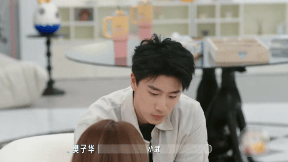 恋综女嘉宾一招把情敌都踢出局了喜欢你我也是 三个女生抢一个男生怎么破？杜晨晨：我