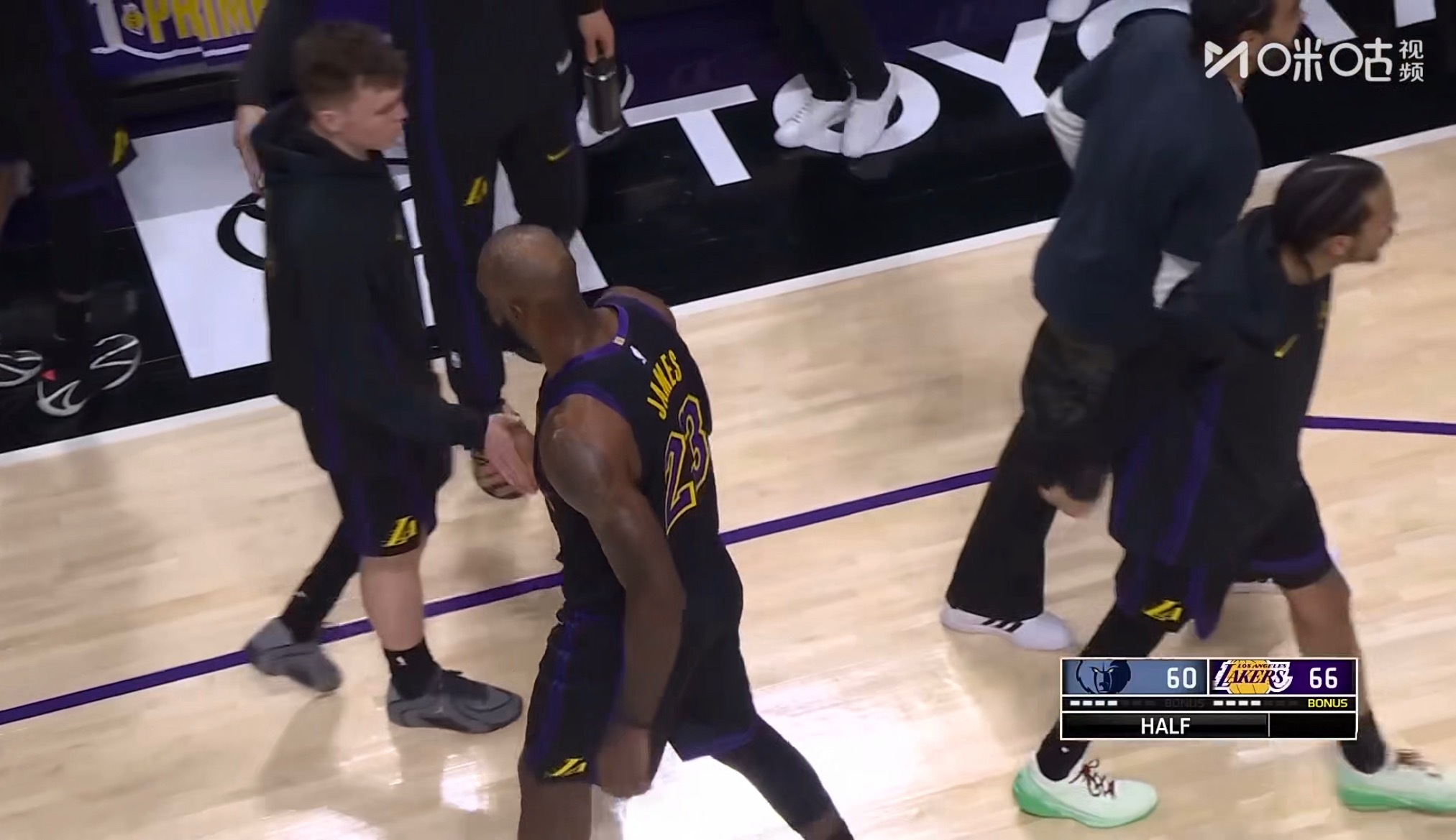 2026年，还得看41岁老头子 灰熊vs湖人