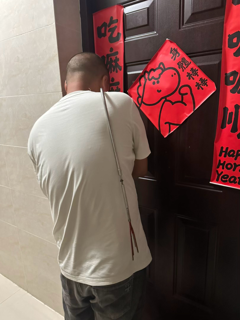 又没带钥匙已下单密码锁明天就安装，我真的受够了被关在门外的日子了，吊你👵 