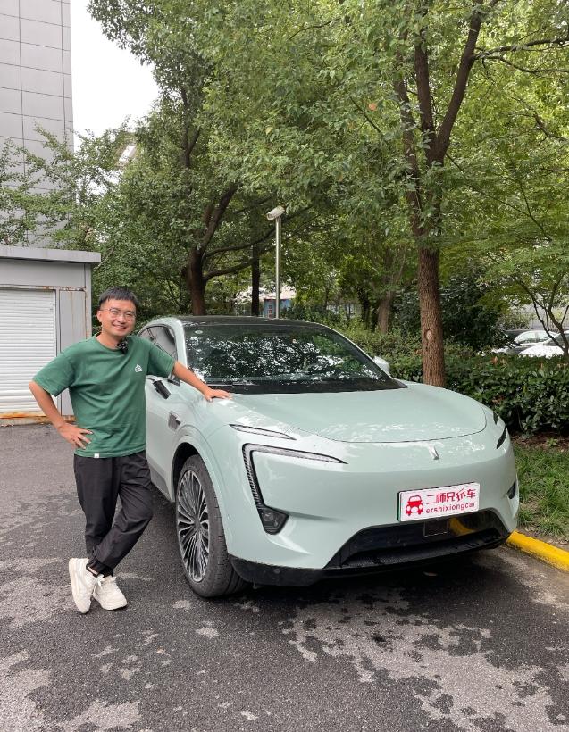 我这两天和鹤霖同学试完阿维塔11的车机之后的感受是：接下来不能再买苹果手机了，要