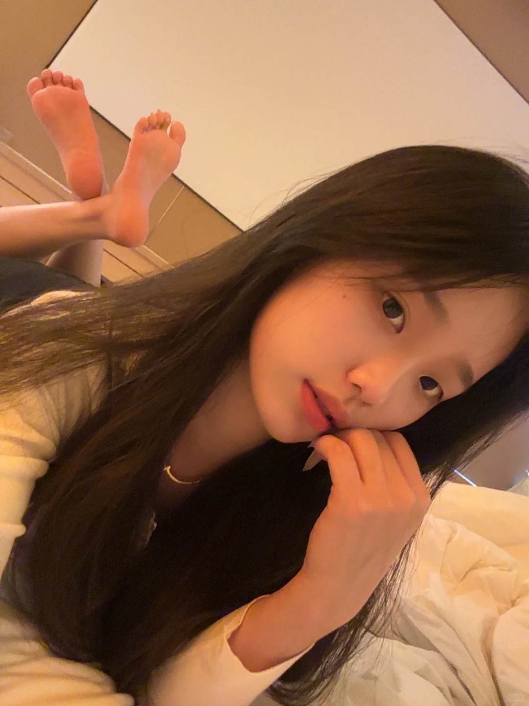 好喜欢这种氛围感的自拍📷