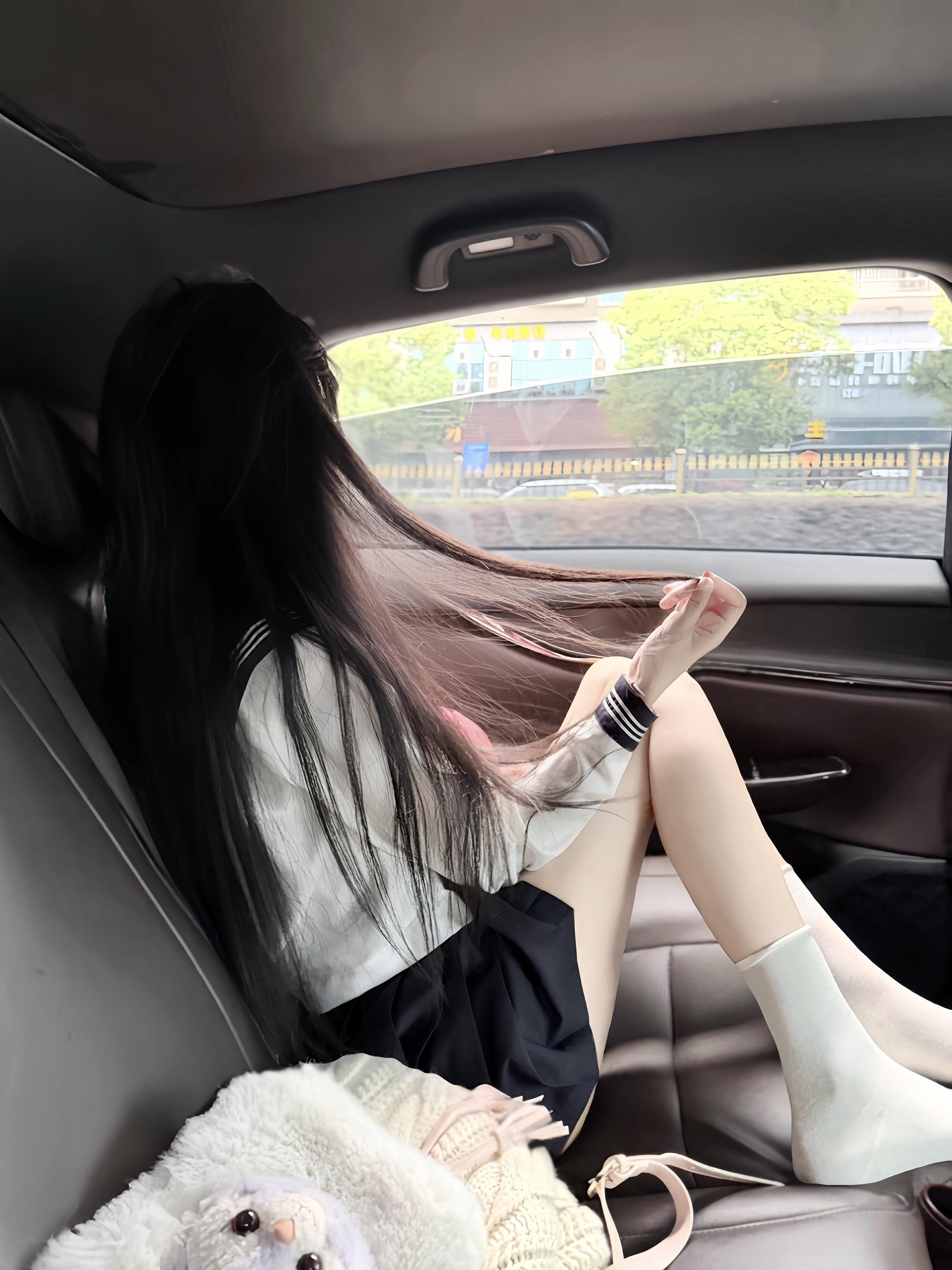 为什么时间过得这么快 怀念过去的某一个时刻 尽管那是在很久以前的某一天