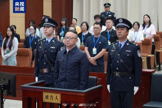 2.71亿什么概念？就是假设你每天挣1万的话，大概要干75年[裂开]王勇受贿2.