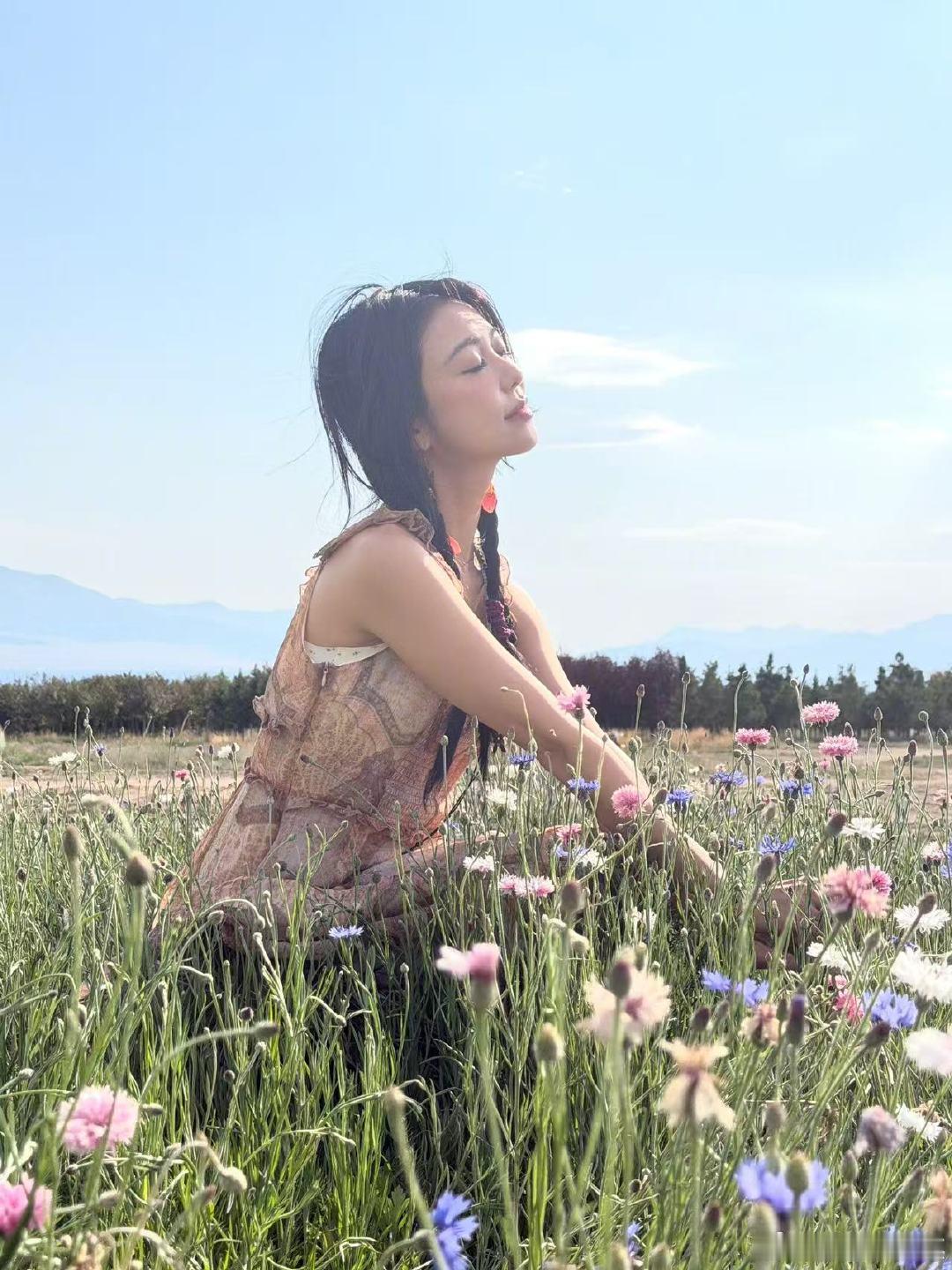 薛凯琪新歌封面是自己肚脐眼儿薛凯琪公开新专辑第一首歌 《Every Piece 