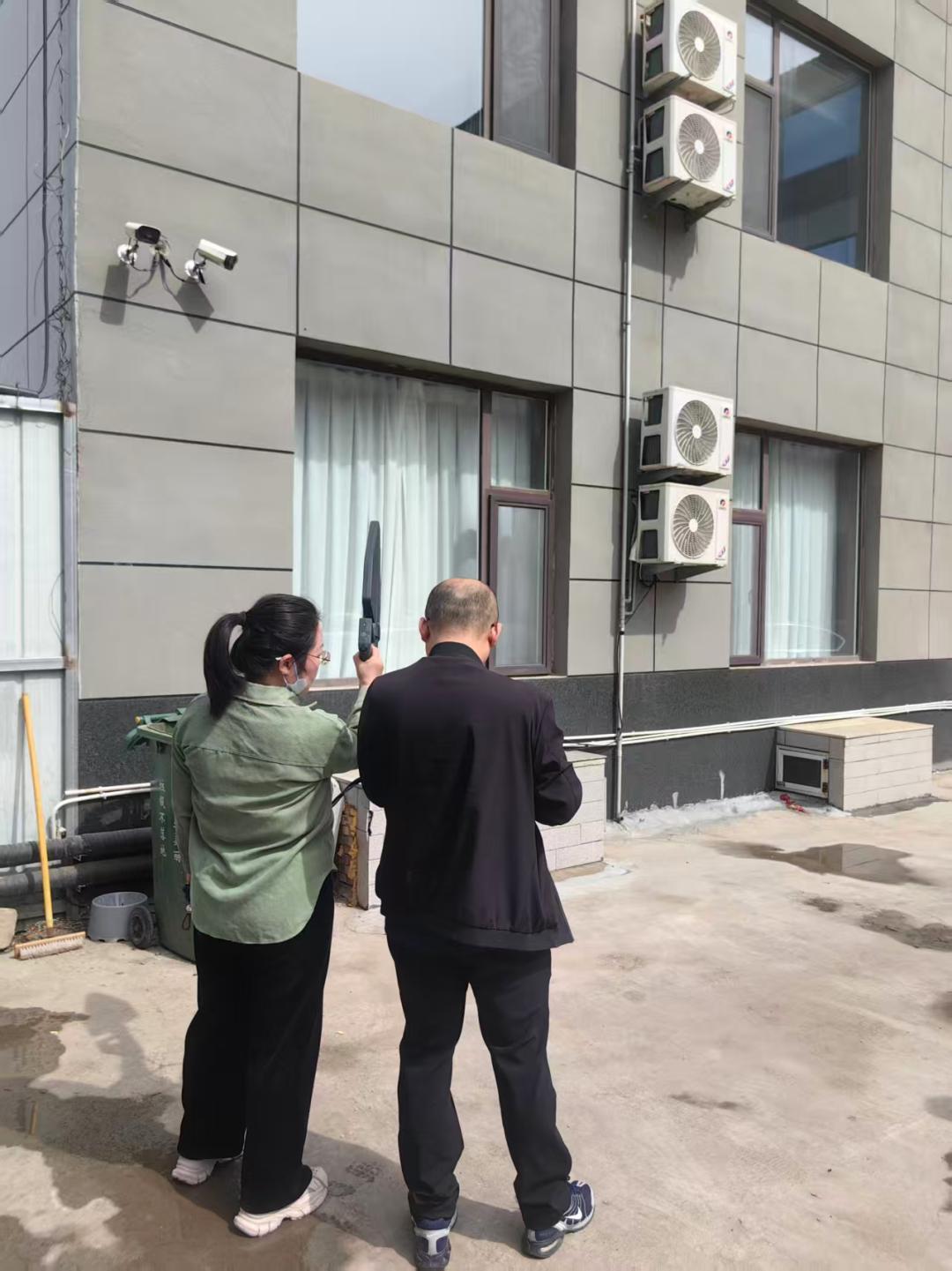 近日，临汾市无线电管理局快速排查一起公众移动通信基站干扰事件，及时维护辖区电磁环