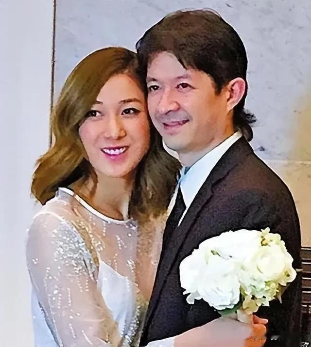 钟嘉欣被十几个彪形大汉追砍，港媒爆内幕：因插足林峰感情惹众怒