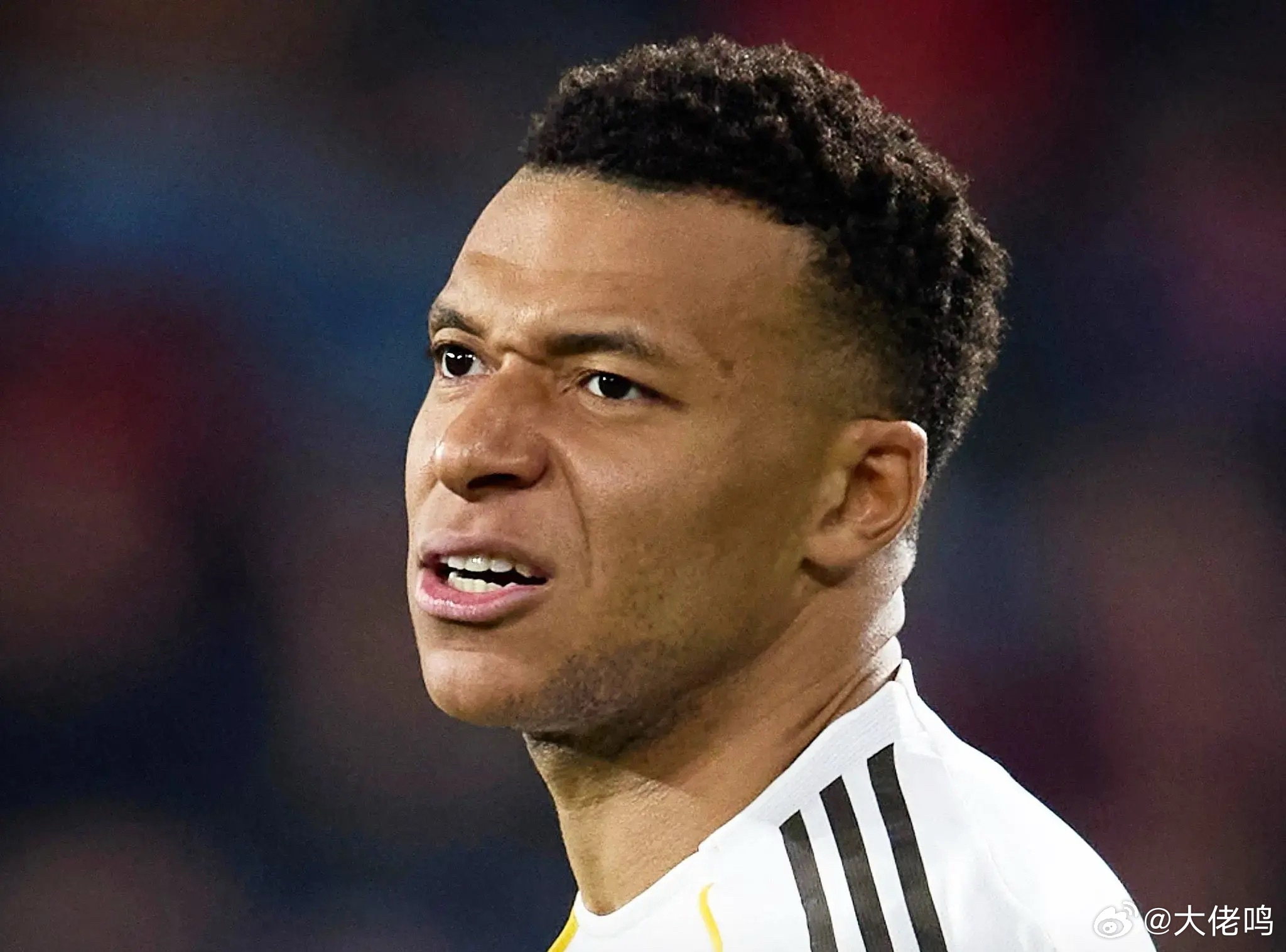 姆巴佩膝伤遭皇马误诊连左右都没分清，说是业余你信吗？毕竟是皇马的队医啊，怎么感觉