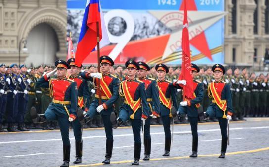 【莫斯科胜利日阅兵面临疑问】俄罗斯可能正在考虑缩减甚至取消其5月9日在红场的阅兵