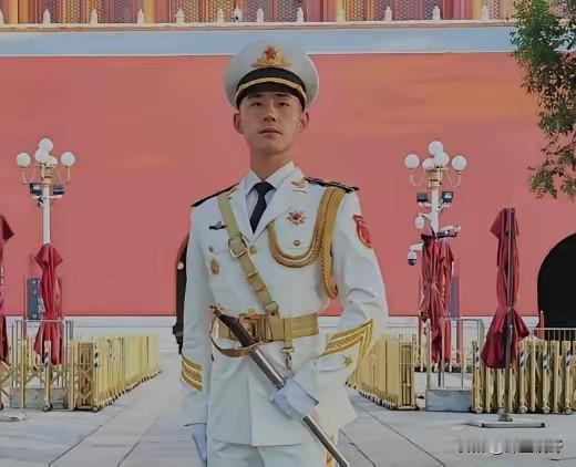 前国旗护卫队班长徐明旭情感纠纷事件始末
隐瞒婚史？失信被执行人？8月12日，前国
