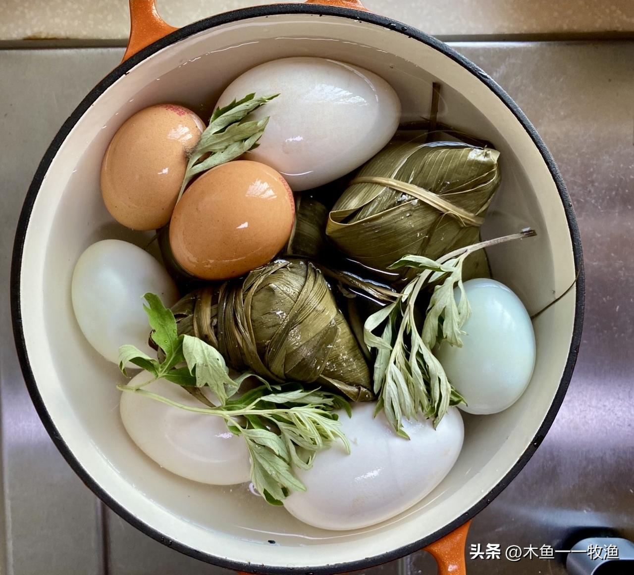 吃粽子，不只在端午节这一天

    前天，我老婆去大连南石道街市场买回包粽子用