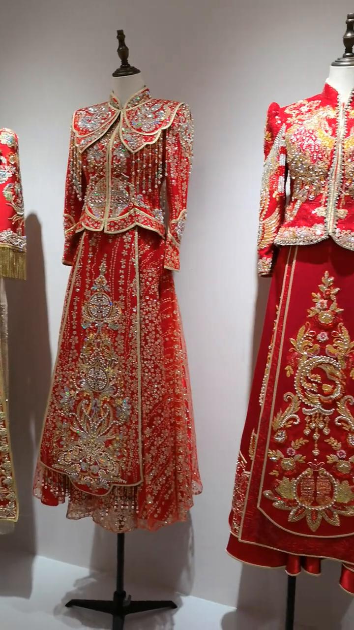 没事，到时候我把袖口拍了一个这种服装的视频再发。