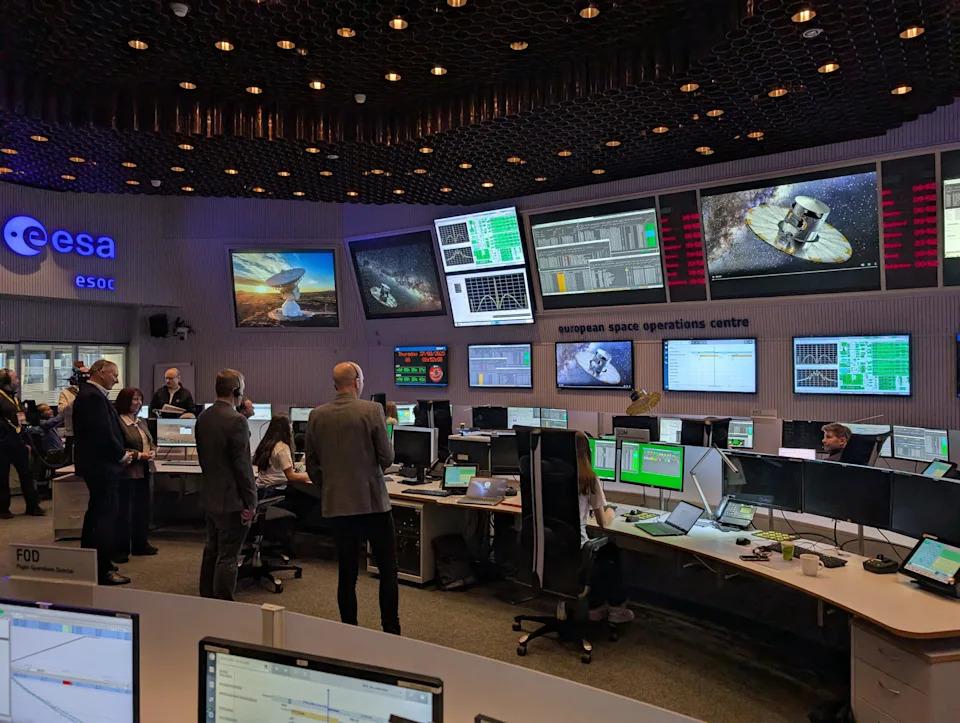 宇宙航天器是如何揭示银河系?
盖亚号航天器由欧洲航天局于 2013 年发射，完成